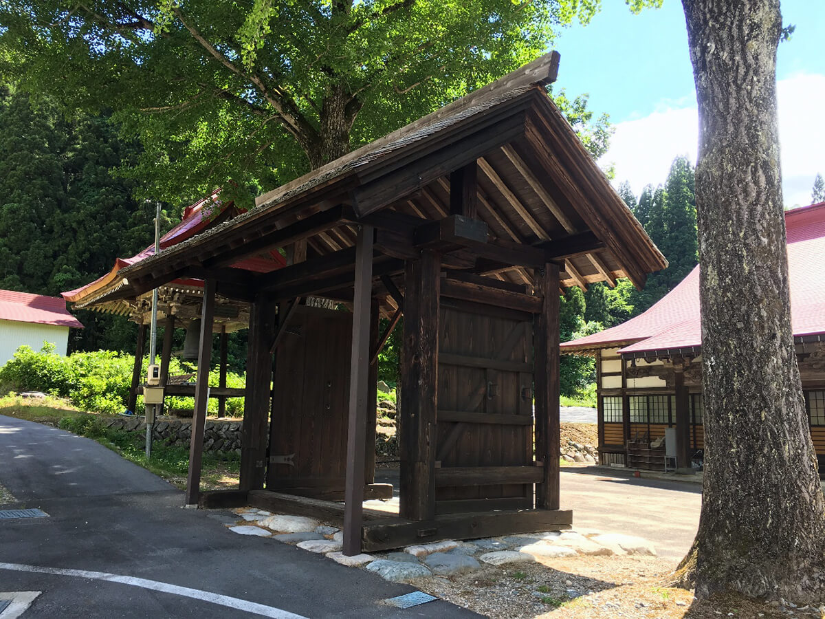 法連寺山門の画像