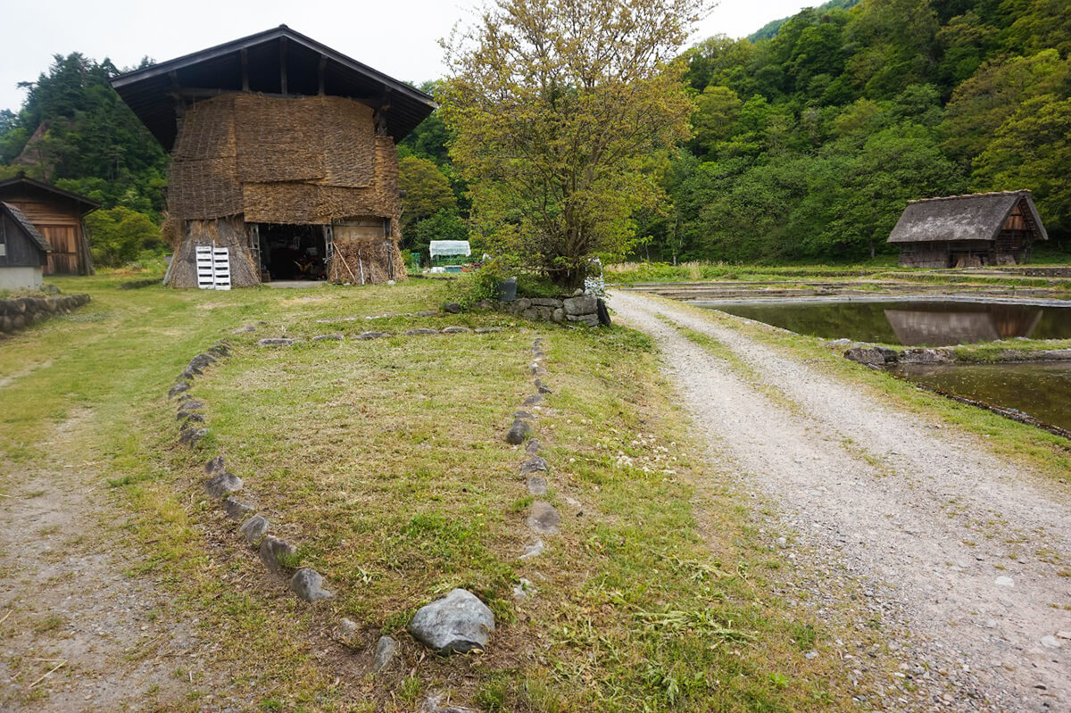 和田家板蔵・稲架小屋（県指定重要文化財）